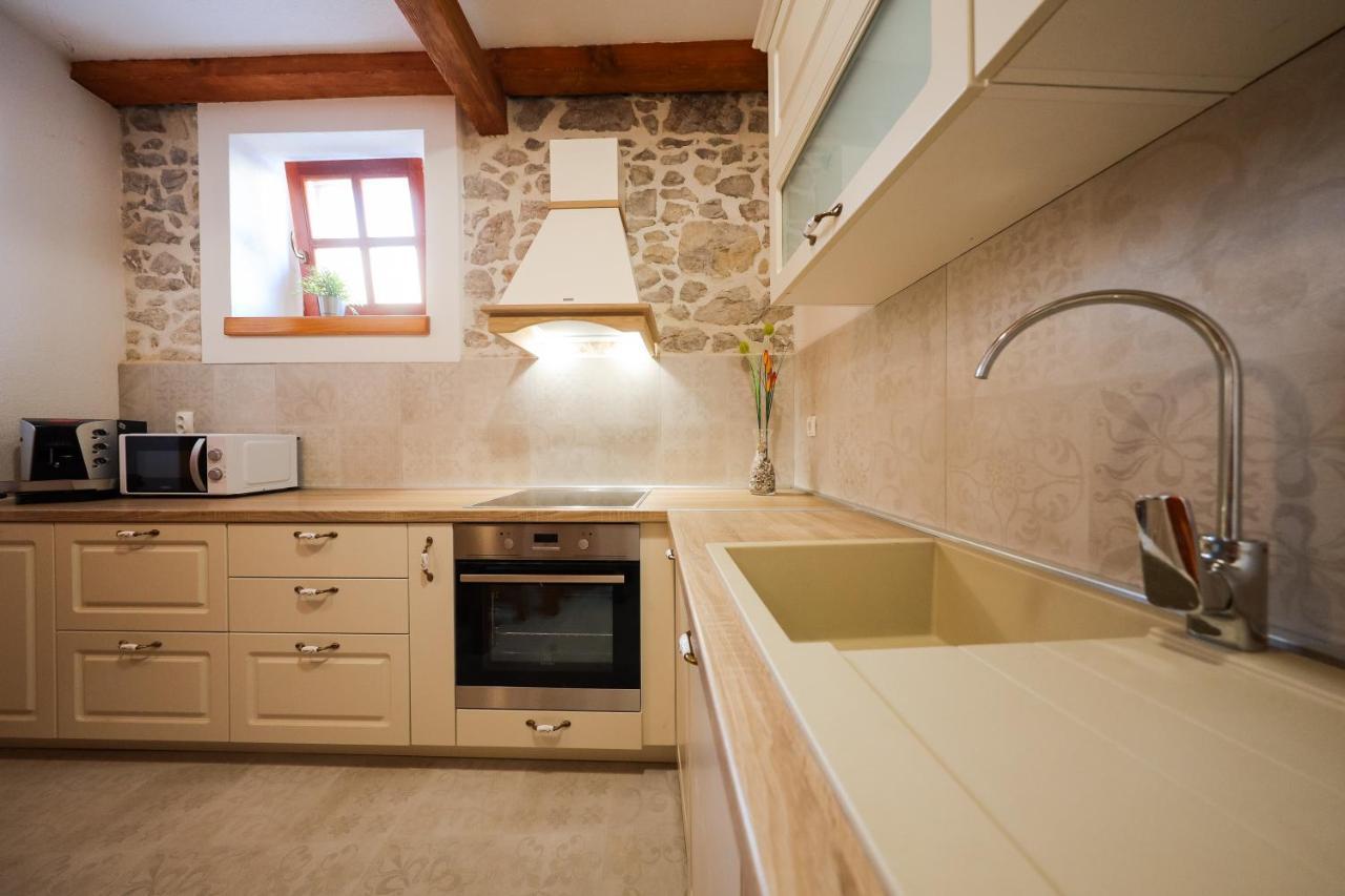 Holiday Home Mare Петрчане Экстерьер фото