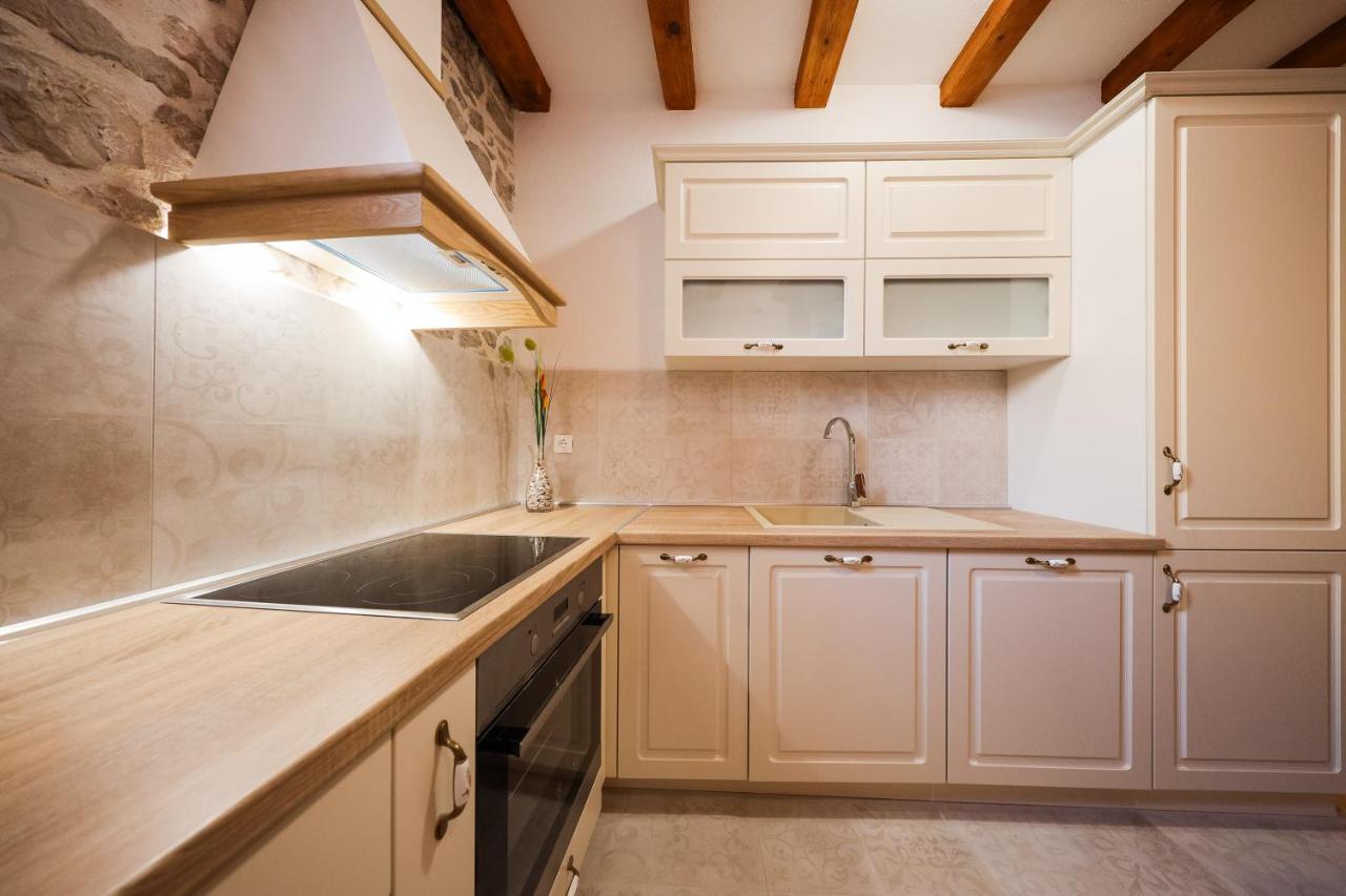 Holiday Home Mare Петрчане Экстерьер фото