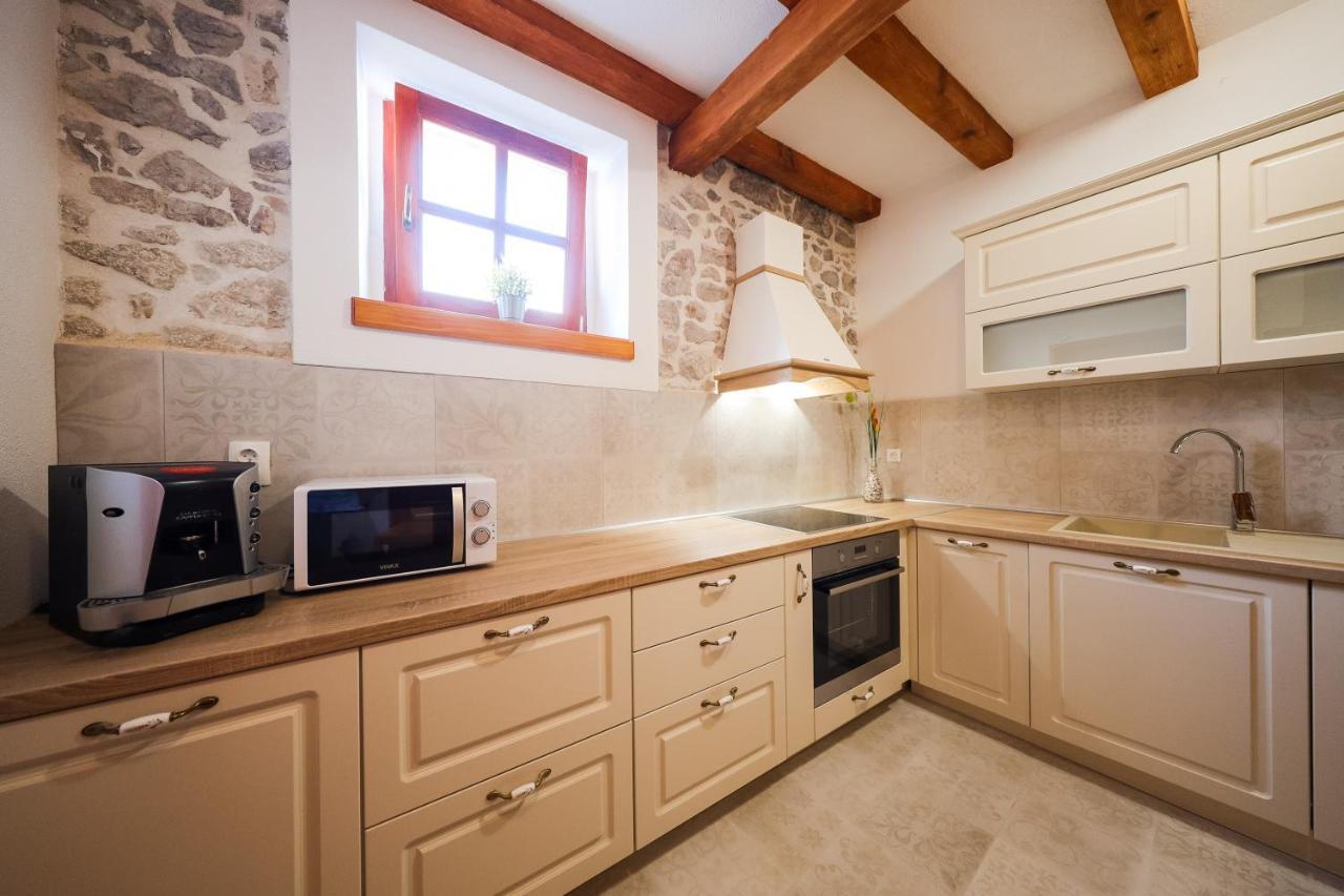 Holiday Home Mare Петрчане Экстерьер фото