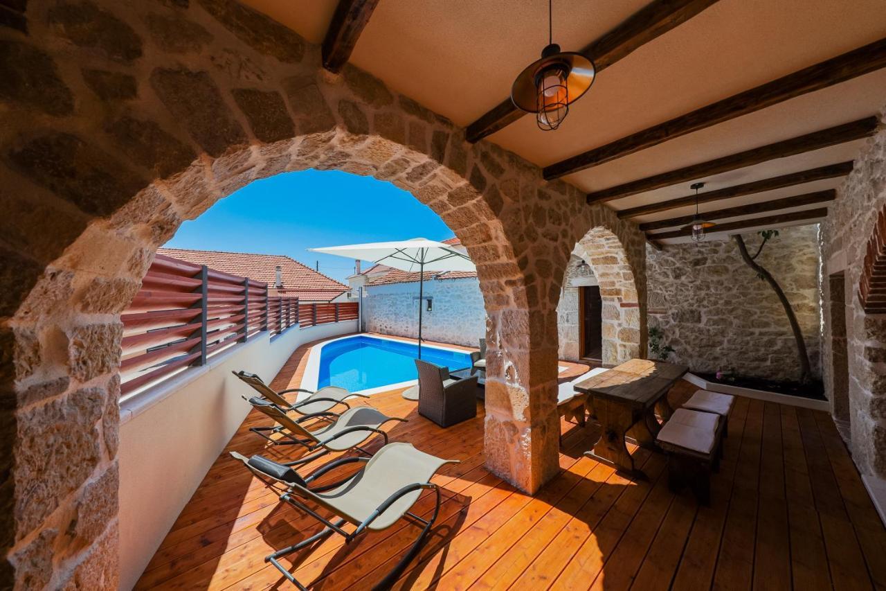 Holiday Home Mare Петрчане Экстерьер фото