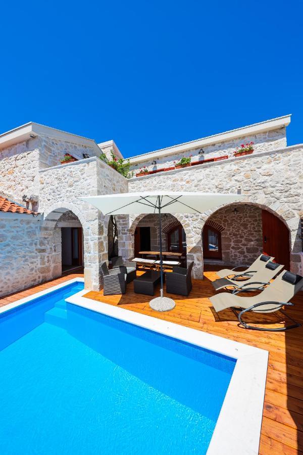 Holiday Home Mare Петрчане Экстерьер фото