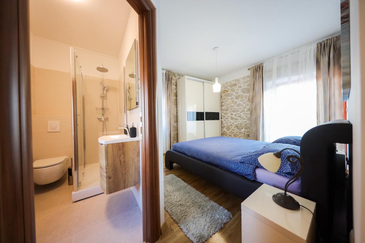 Holiday Home Mare Петрчане Экстерьер фото