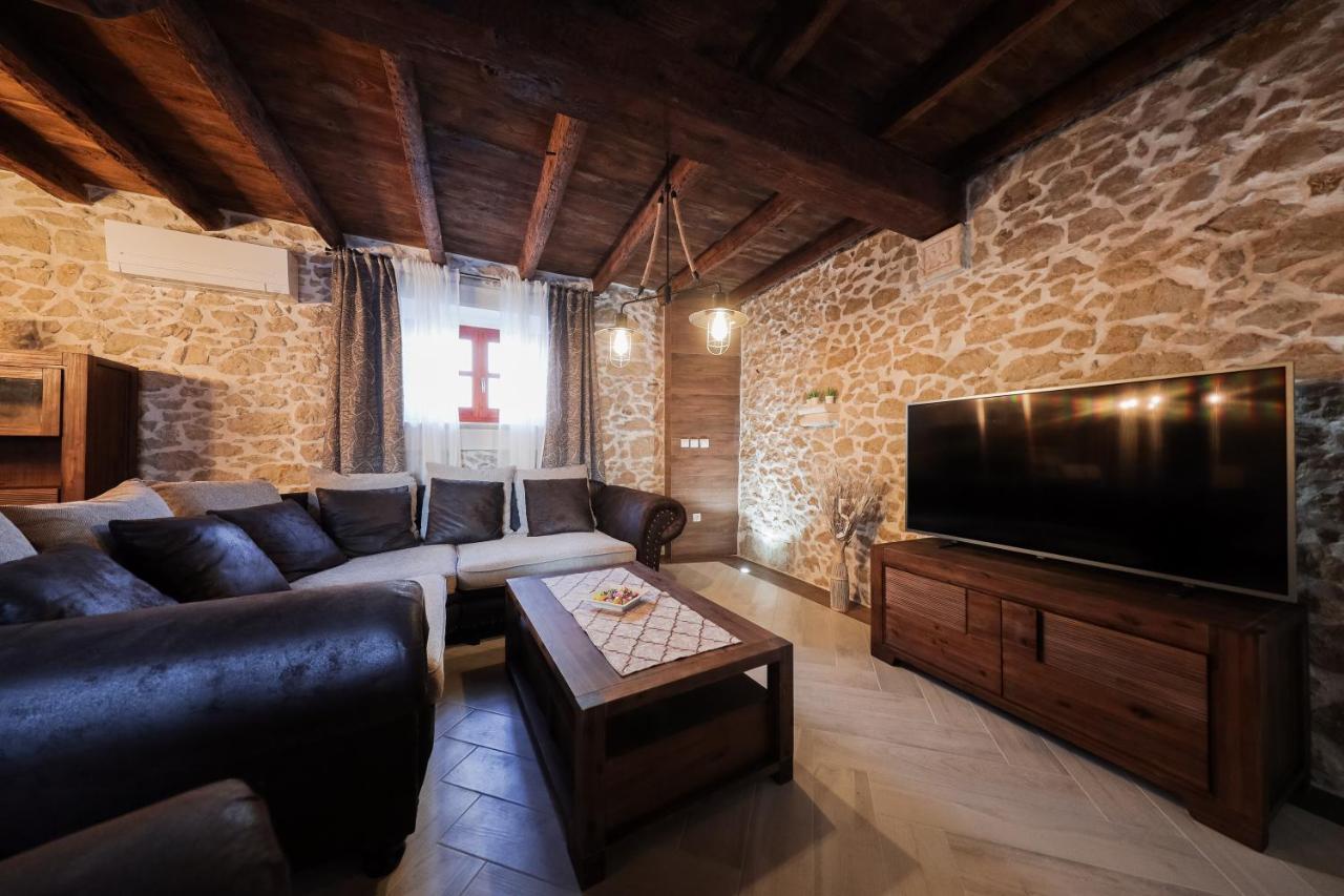 Holiday Home Mare Петрчане Экстерьер фото