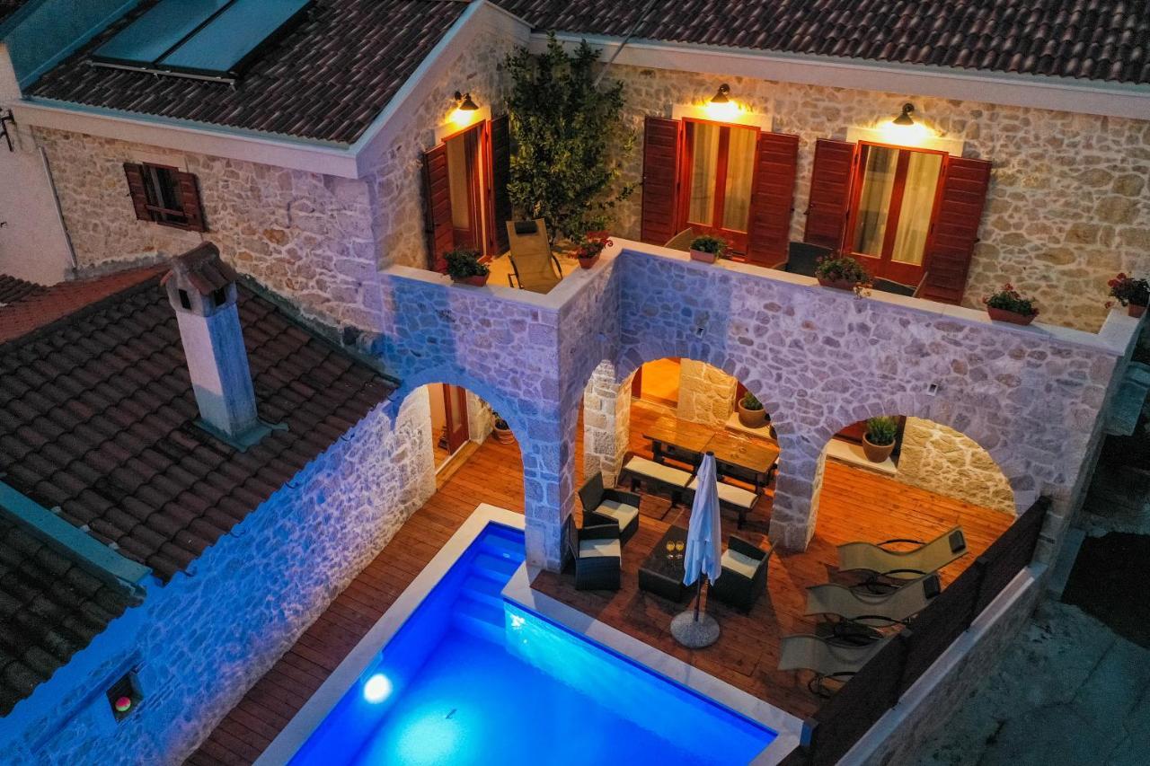 Holiday Home Mare Петрчане Экстерьер фото