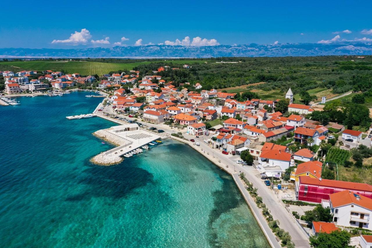 Holiday Home Mare Петрчане Экстерьер фото