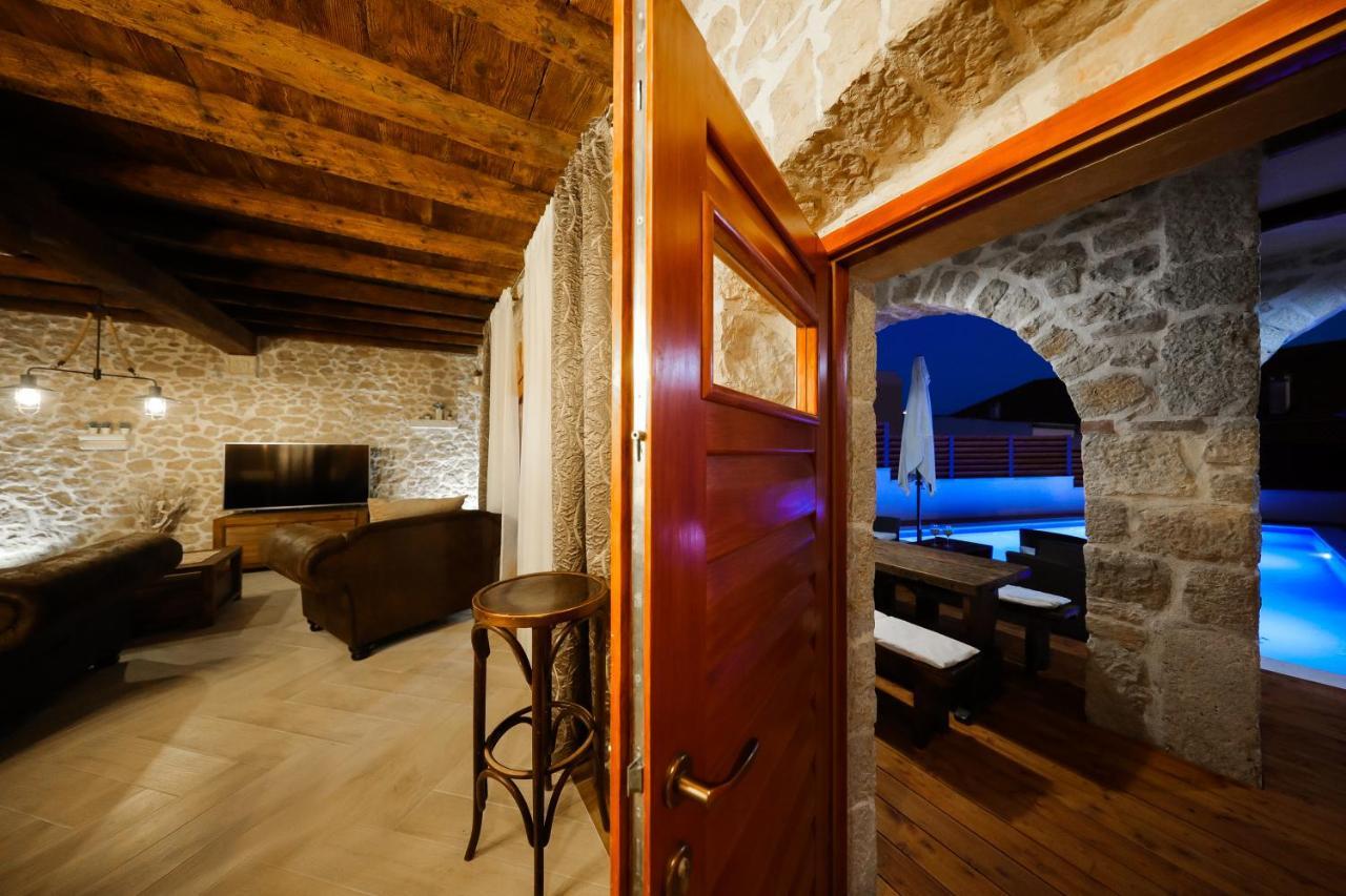 Holiday Home Mare Петрчане Экстерьер фото